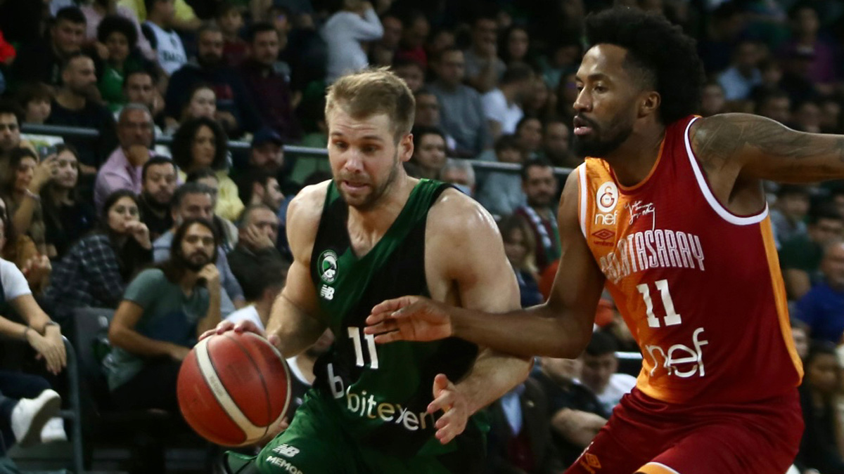 Dar���afaka evinde Galatasaray'� yendi