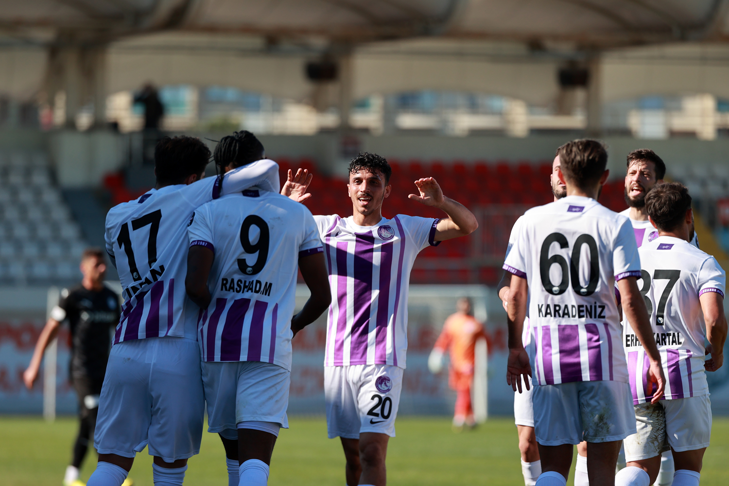 Ke�i�reng�c�, Tuzlaspor'u Rashad Muhammed'le devirdi