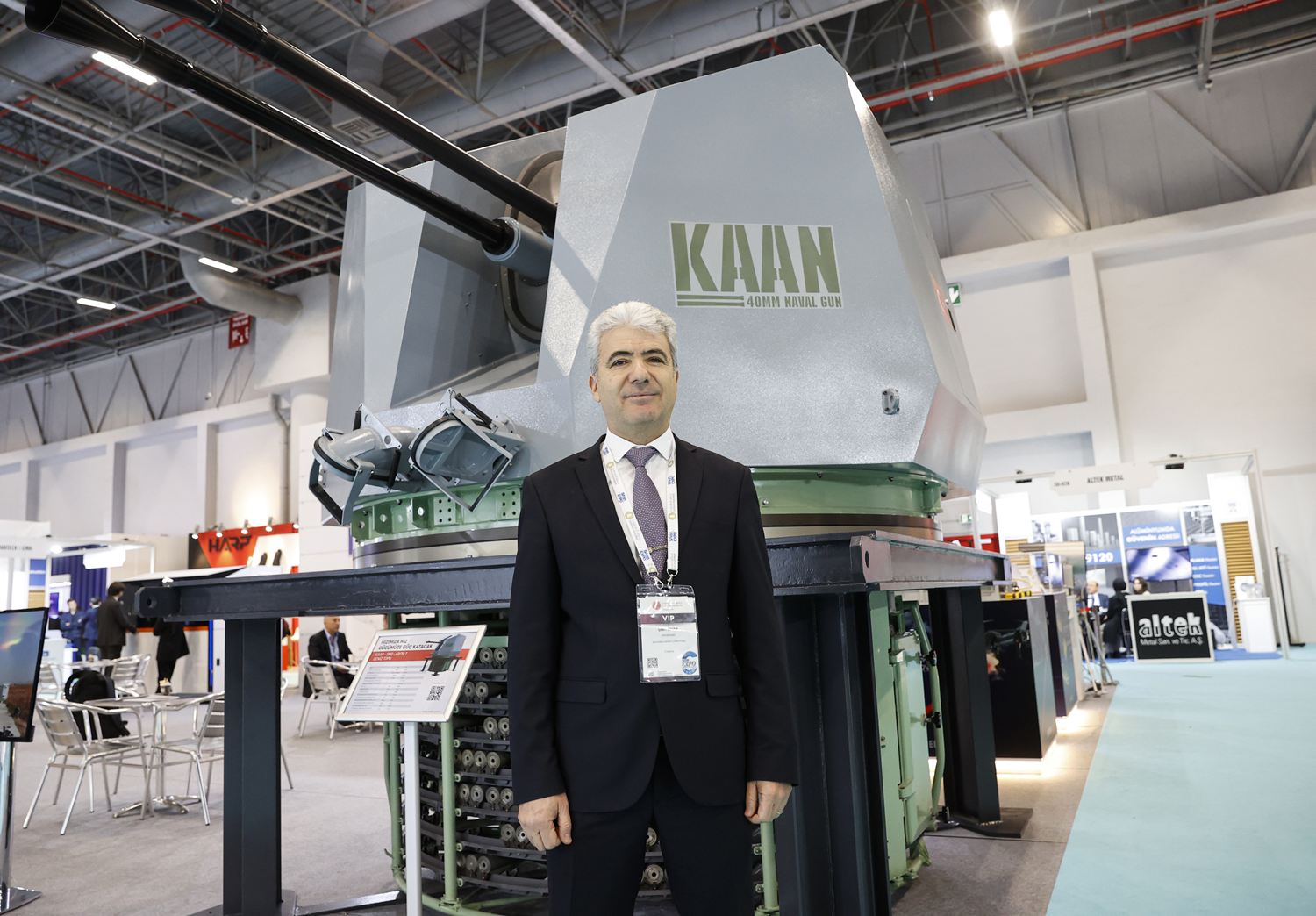 Kaan oyunu bozdu! Ambargoluydu, T�rkiye'de �retildi: T�m d�nyan�n ihtiyac� var