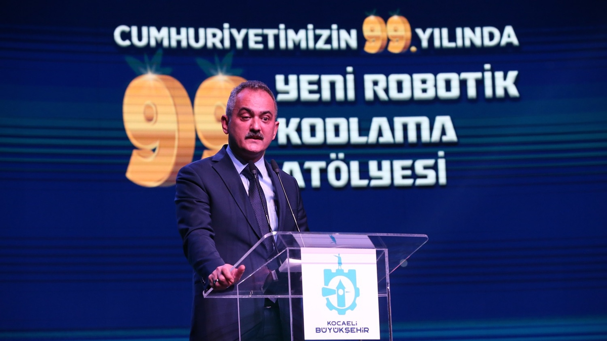 Bakan zer: Kimin haddine retmenin yeterliliini lmek?