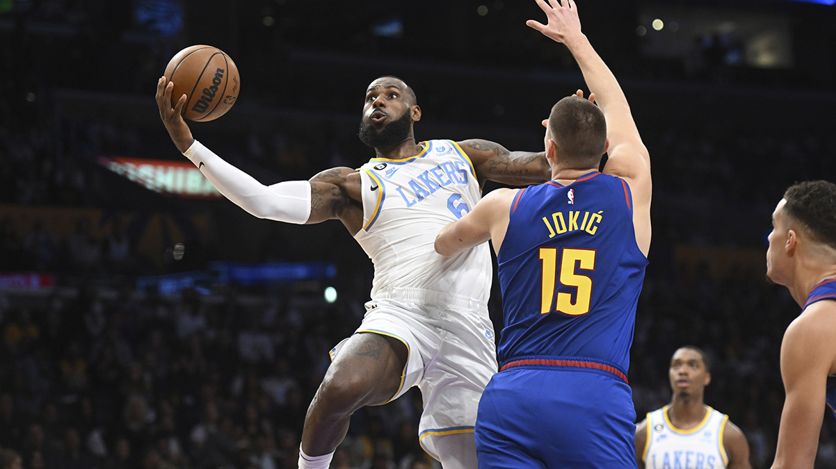 Los Angeles Lakers galibiyetle tan��t�