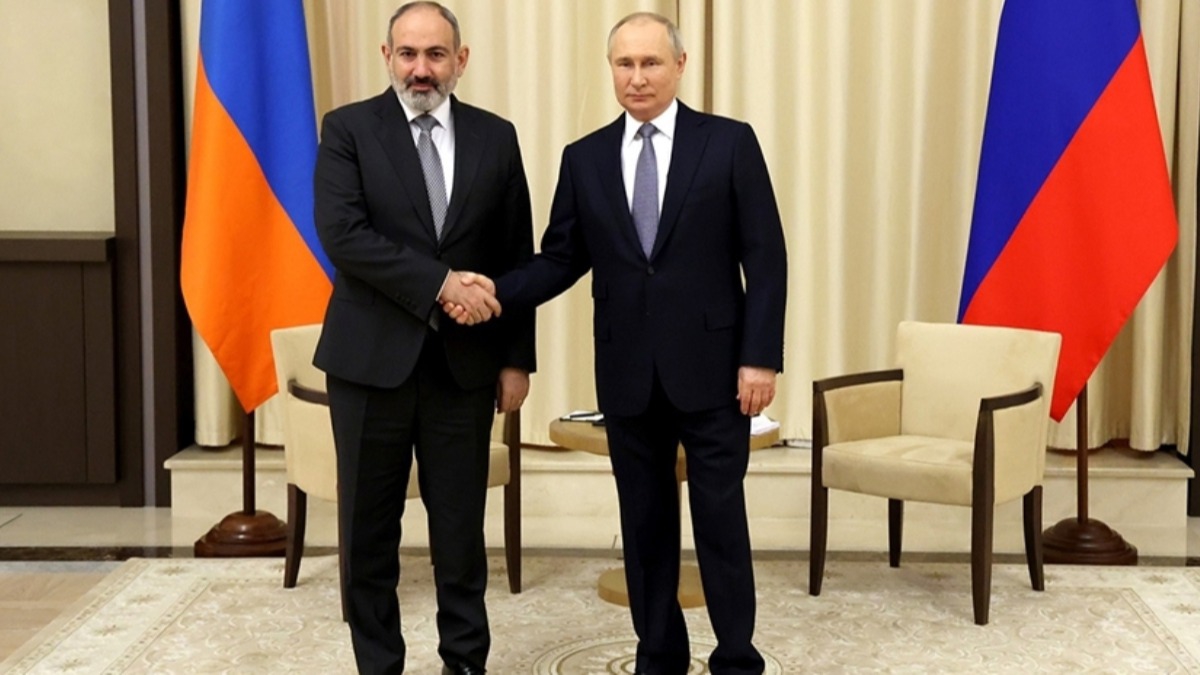 Putin, Ermenistan Babakan Painyan ile grt 