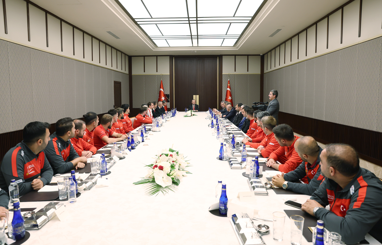 Cumhurbakan Erdoan, TFF Bakan Bykeki'yi ve Ampute Milli Takm'n kabul etti
