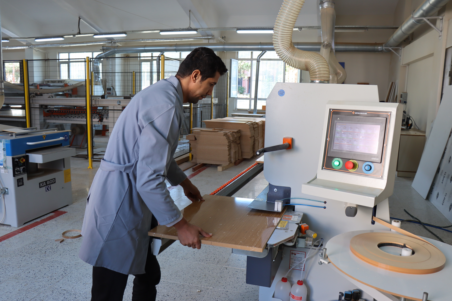 Bu okul fabrika gibi �al���yor: 10 ayda 2 milyon liran�n �zerinde ciro