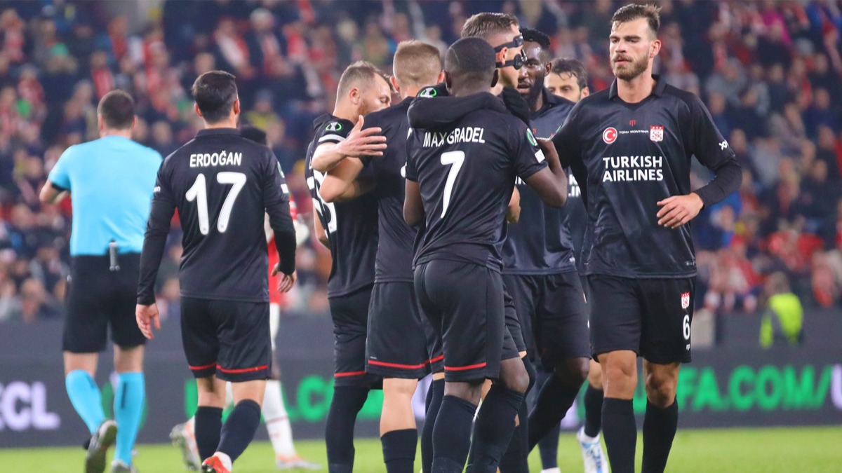 Ma sonucu: Slavia Prag 1-1 Sivasspor