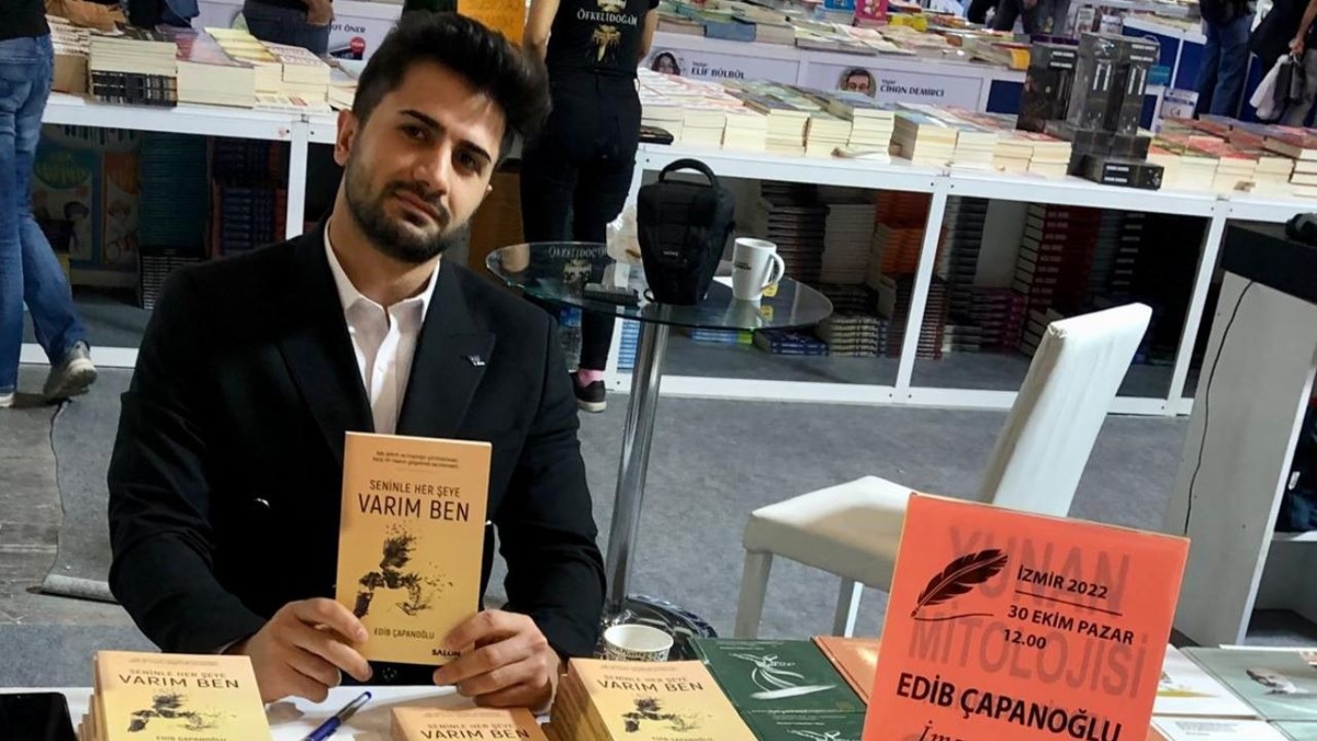 Edib apanolu zmir Kitap Fuar'na katld