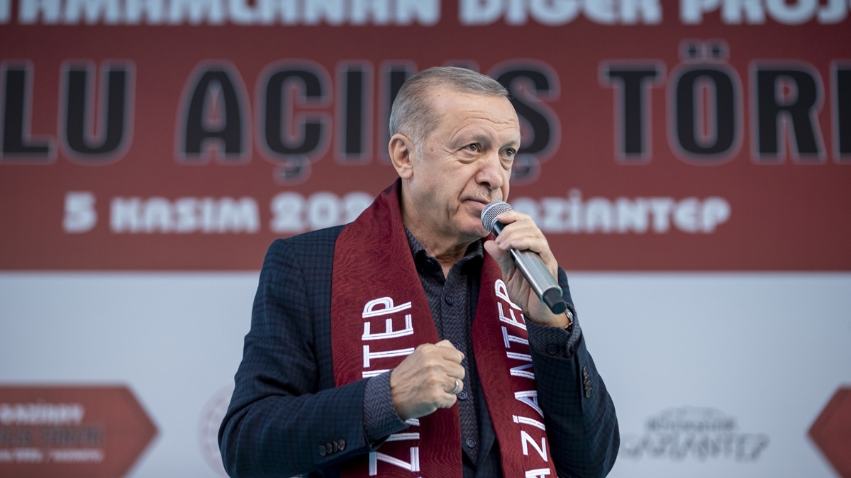 Cumhurbakan Erdoan'dan Kldarolu'na sert tepki: Temiz para aryormu, gittii yer dnyann iliini smrenlerin kaps