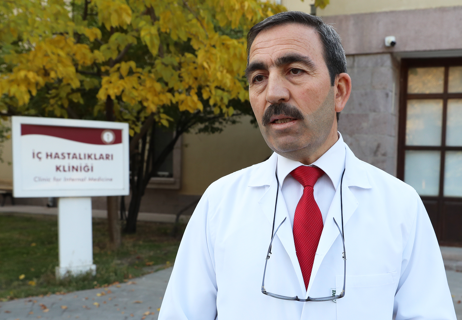 'Kuduz ��phesi g�rd���n�z hayvana m�dahale etmeyin' uyar�s�