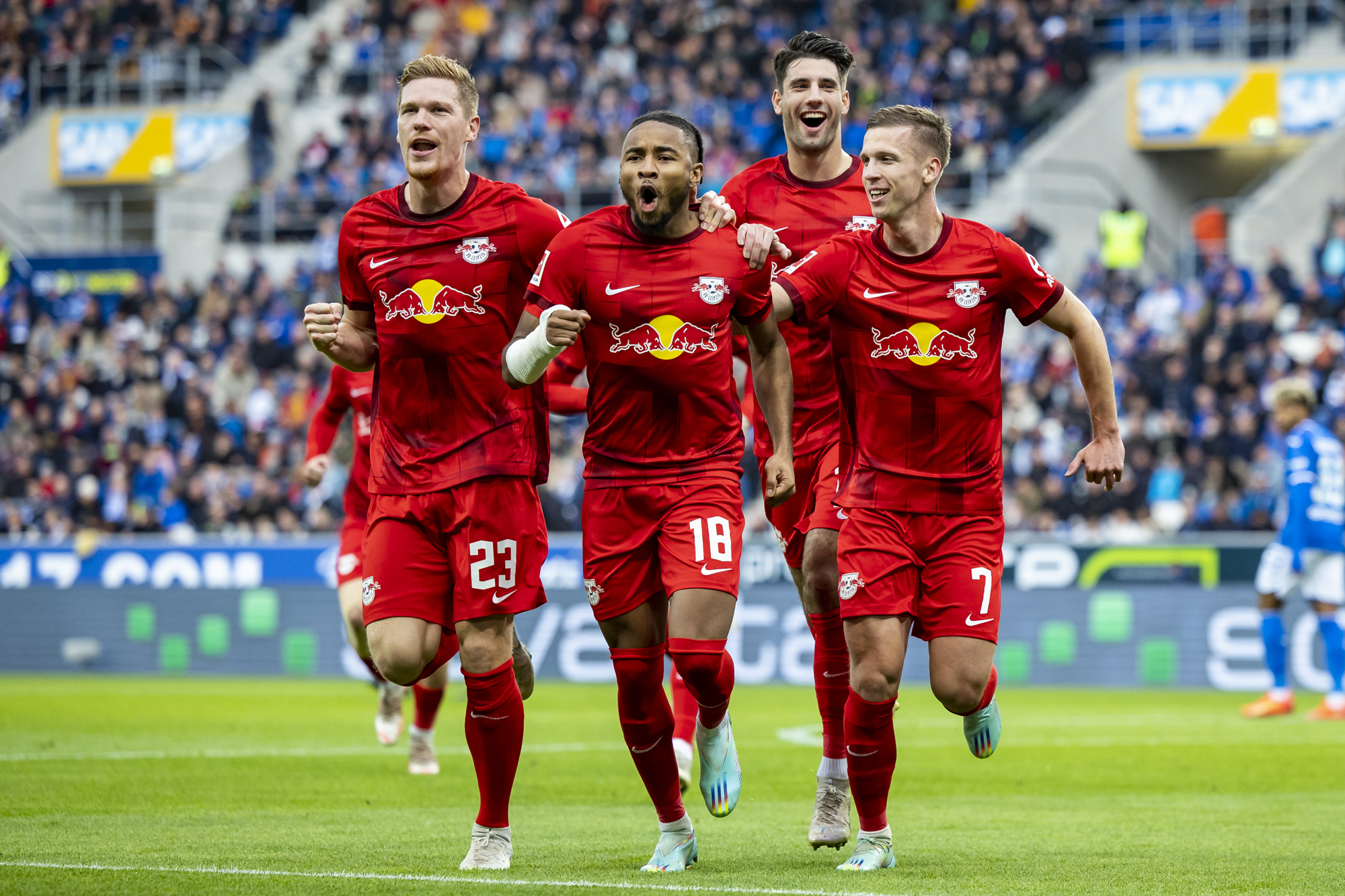 Leipzig, Hoffenheim'� rahat yendi