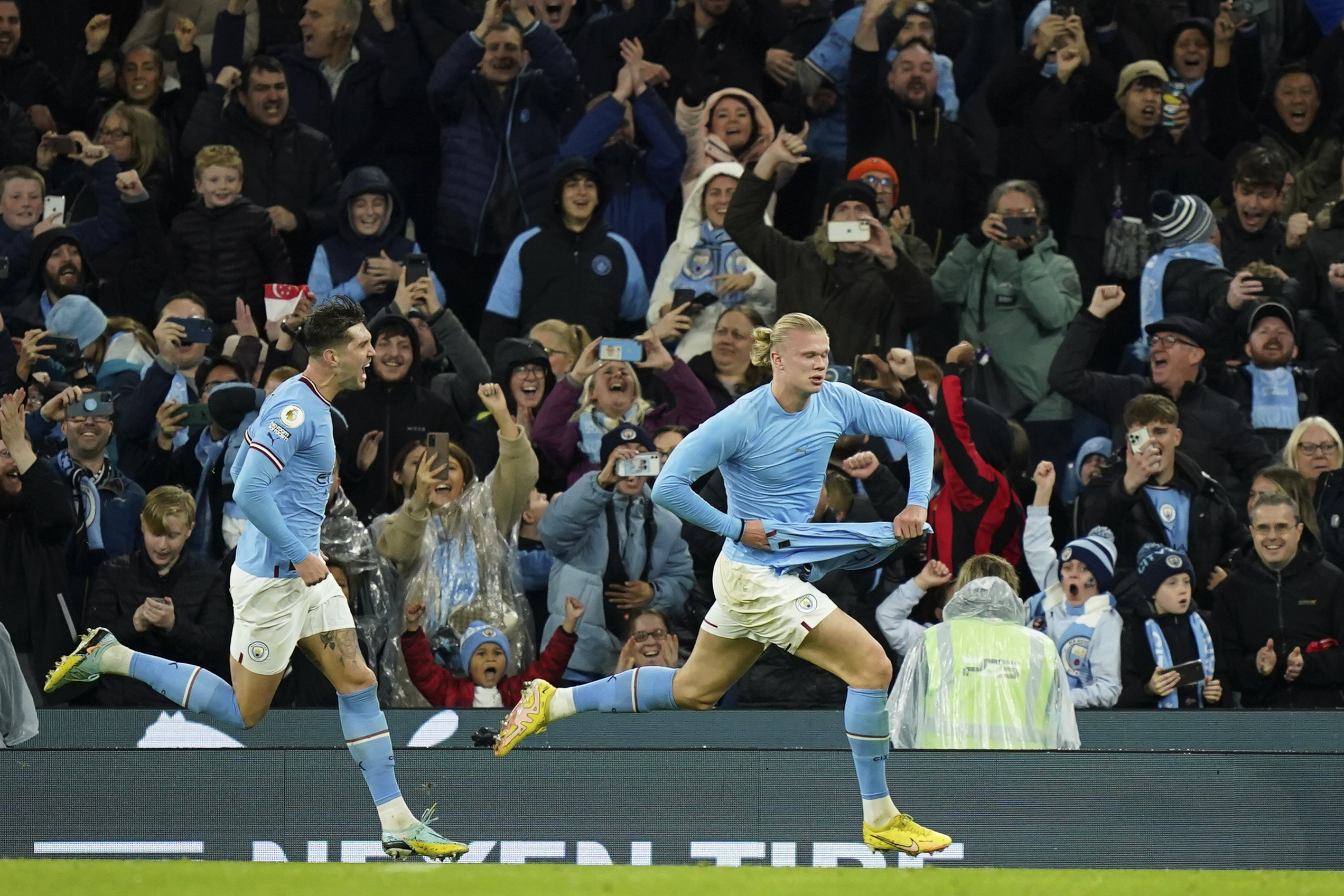 Manchester City, Erling Haaland ile galibiyete uzand�