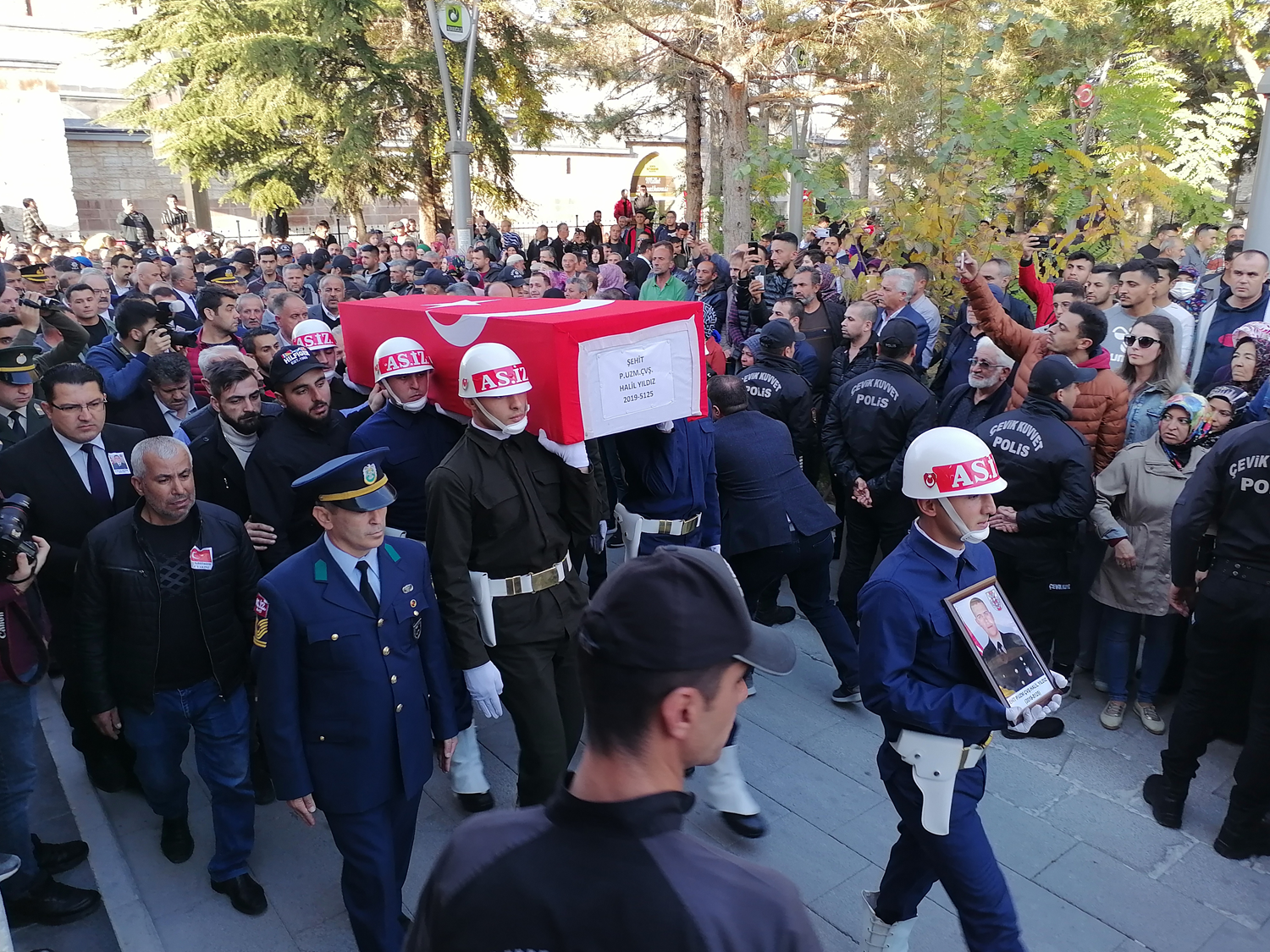 �ehit Piyade Uzman �avu� Halil Y�ld�z son yolculu�una u�urland�
