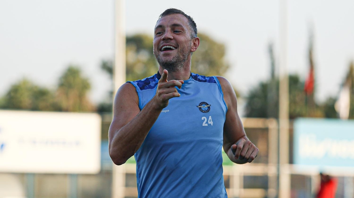 Artem Dzyuba Adana Demirspor'dan ayrld