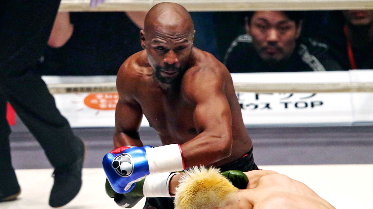 Floyd Mayweather ringlere d�n�yor