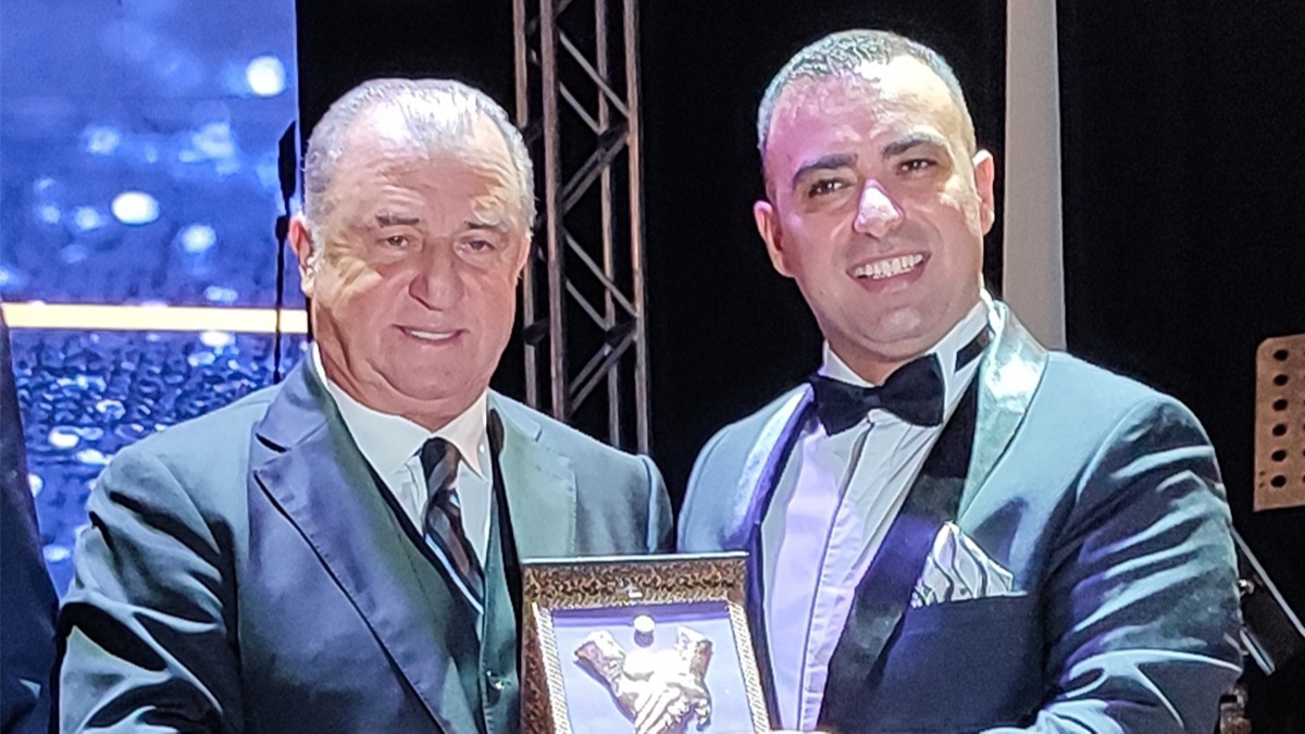 Gney Eitim Vakf tarafndan Fatih Terim'e dl verildi