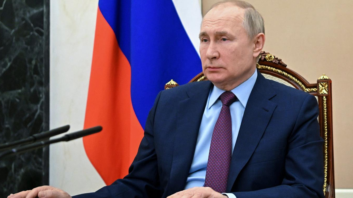 Putin imzalad�! Rusya dost olmayan �lkelere yasaklad�