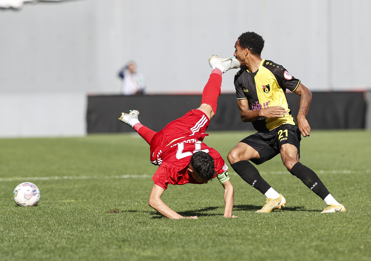 �stanbulspor'dan kupada m�thi� geri d�n��