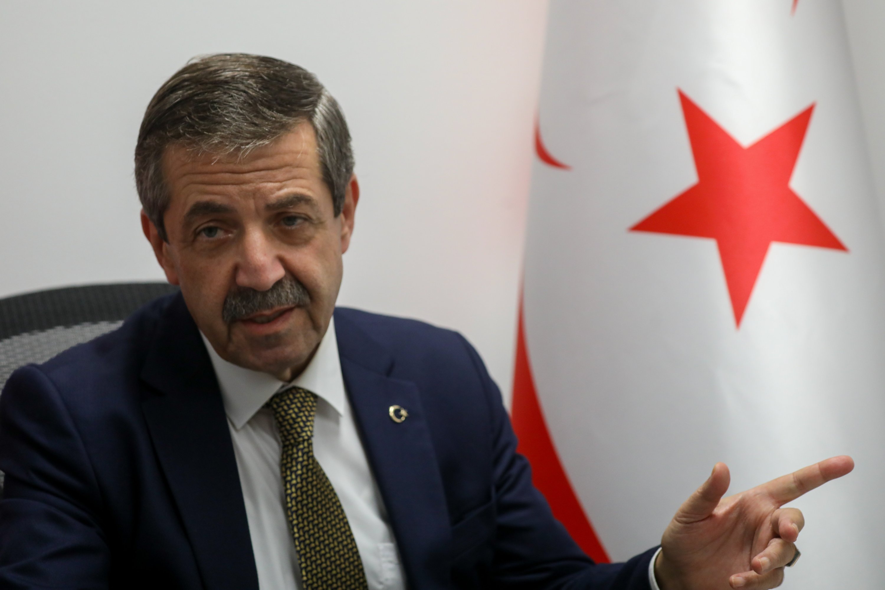 KKTC D��i�leri Bakan� Ertu�rulo�lu: Sanki biz etnik bir az�nl�km���z gibi g�r�l�yor