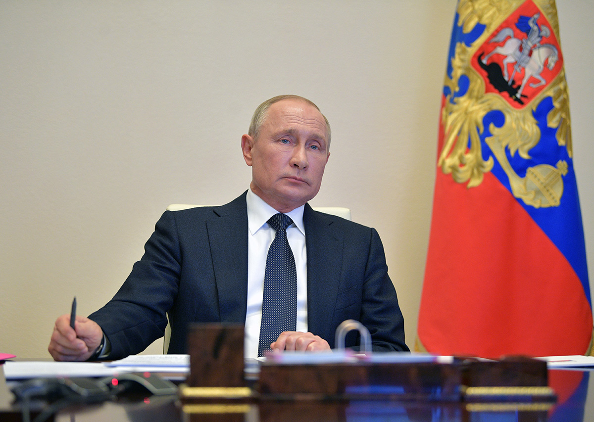 Putin imzalad�: Rusya'da e�cinsellik  �y�k�c� de�erler� kategorisine al�nd�