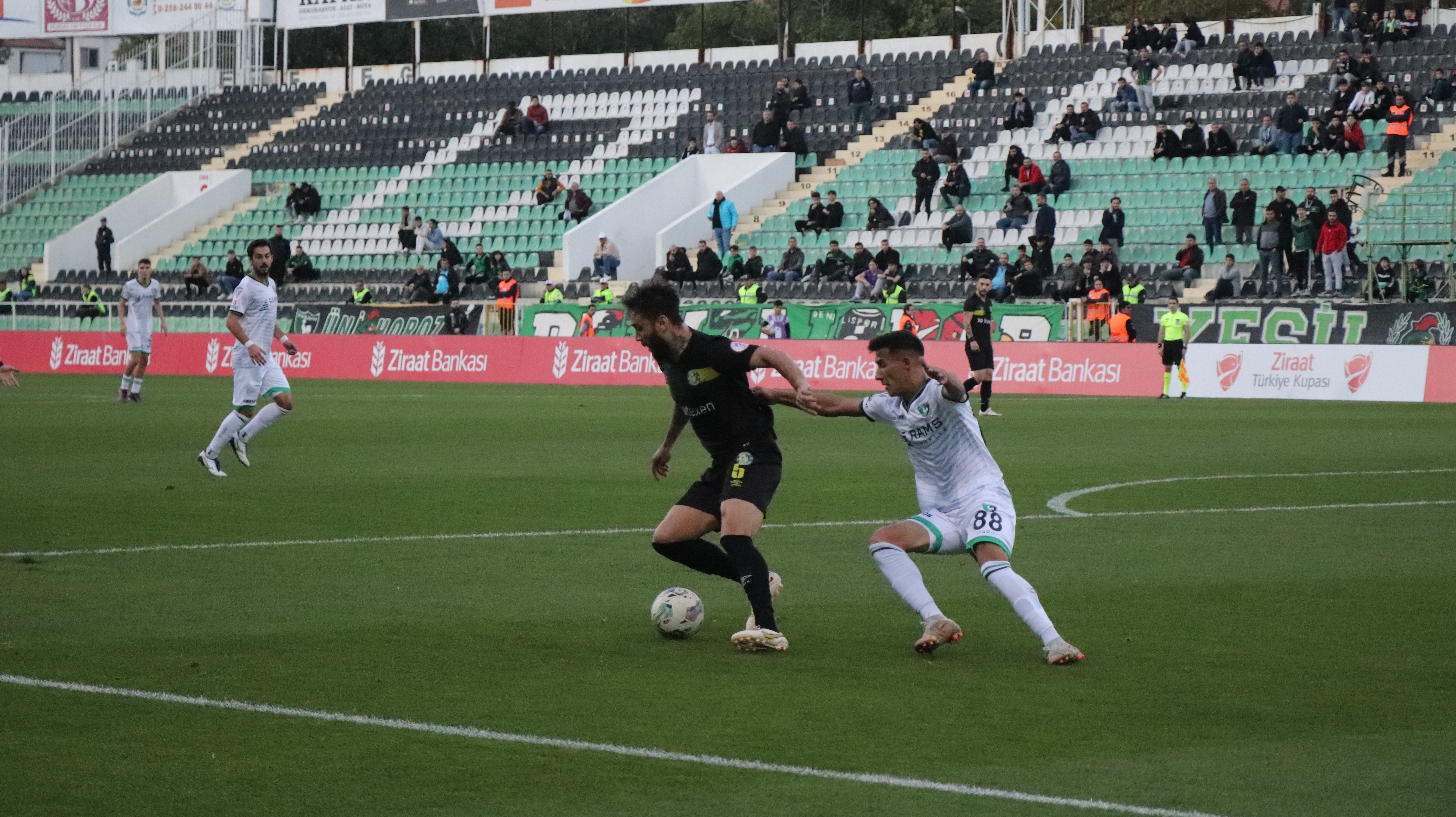 �anl�urfaspor, Denizli'de farkl� turlad�