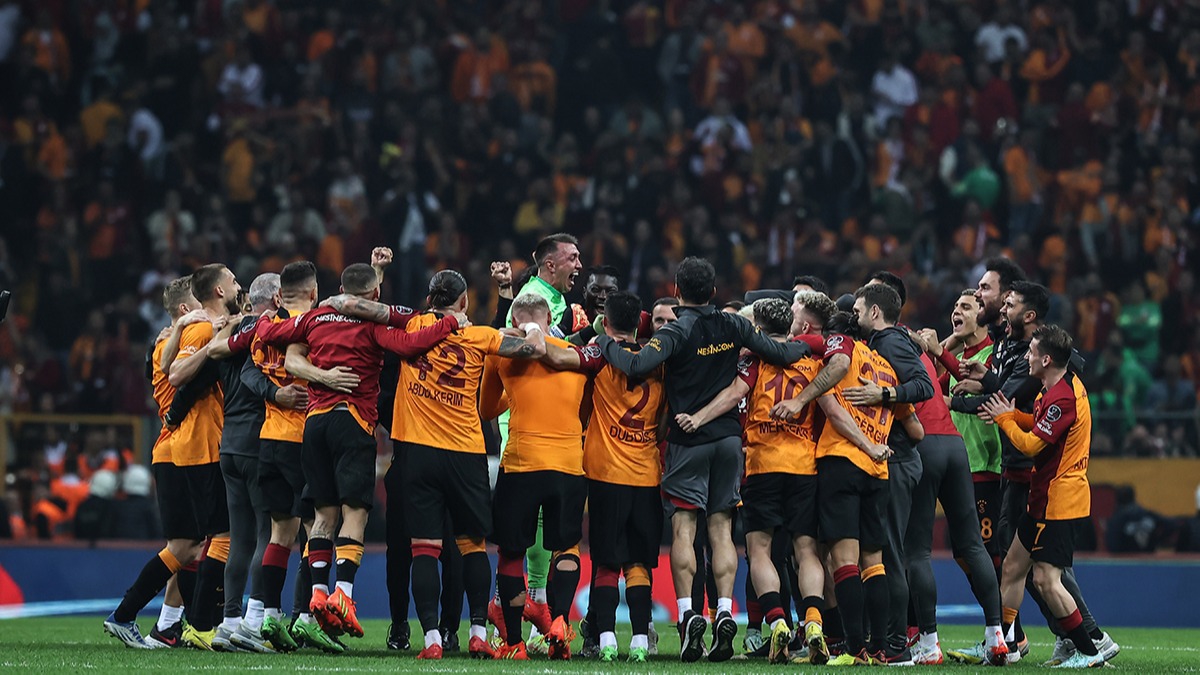 Galatasaray'dan, Baakehir ma iin srpriz karar! Derbi primi verilecek...