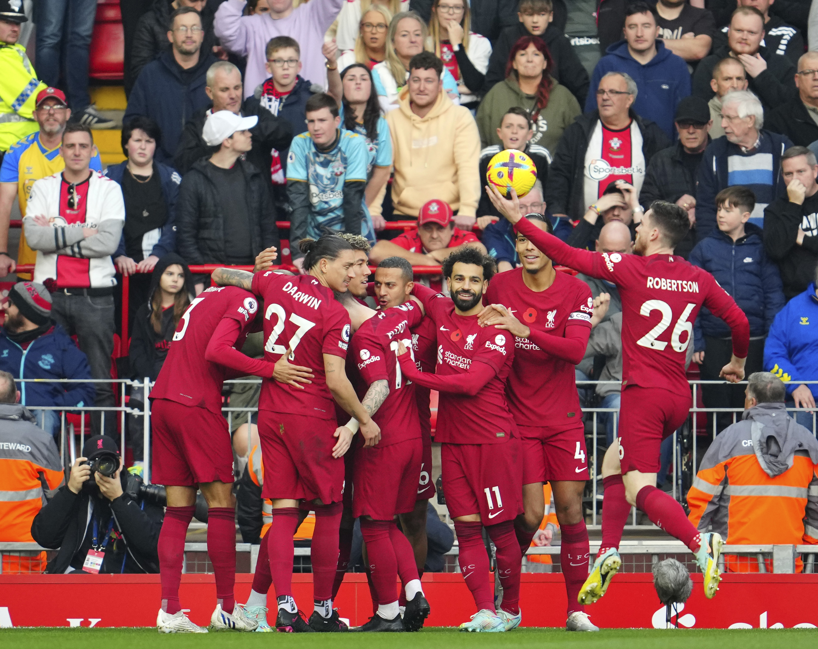 Liverpool evinde 3 puan� 3 golle ald�