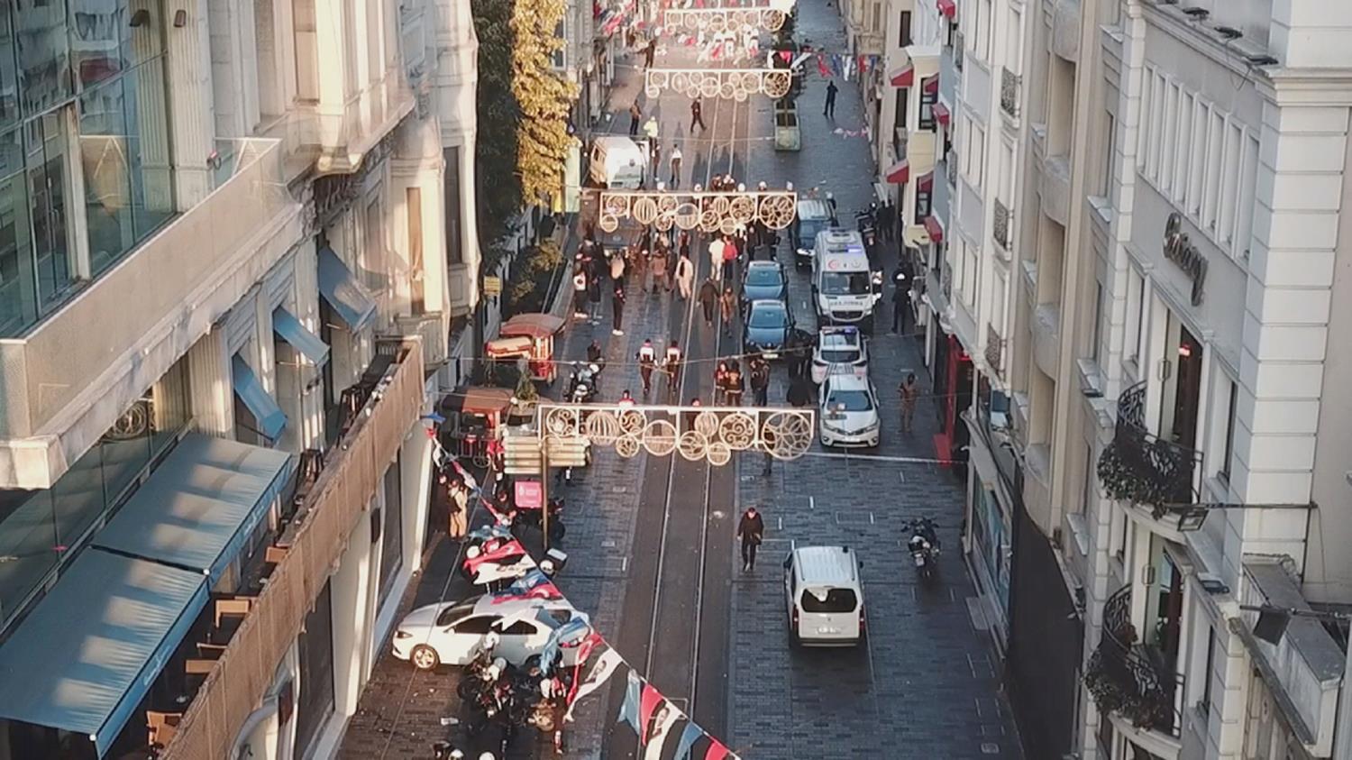 �stanbul'da hain sald�r�... Siyasilerden taziye mesajlar�