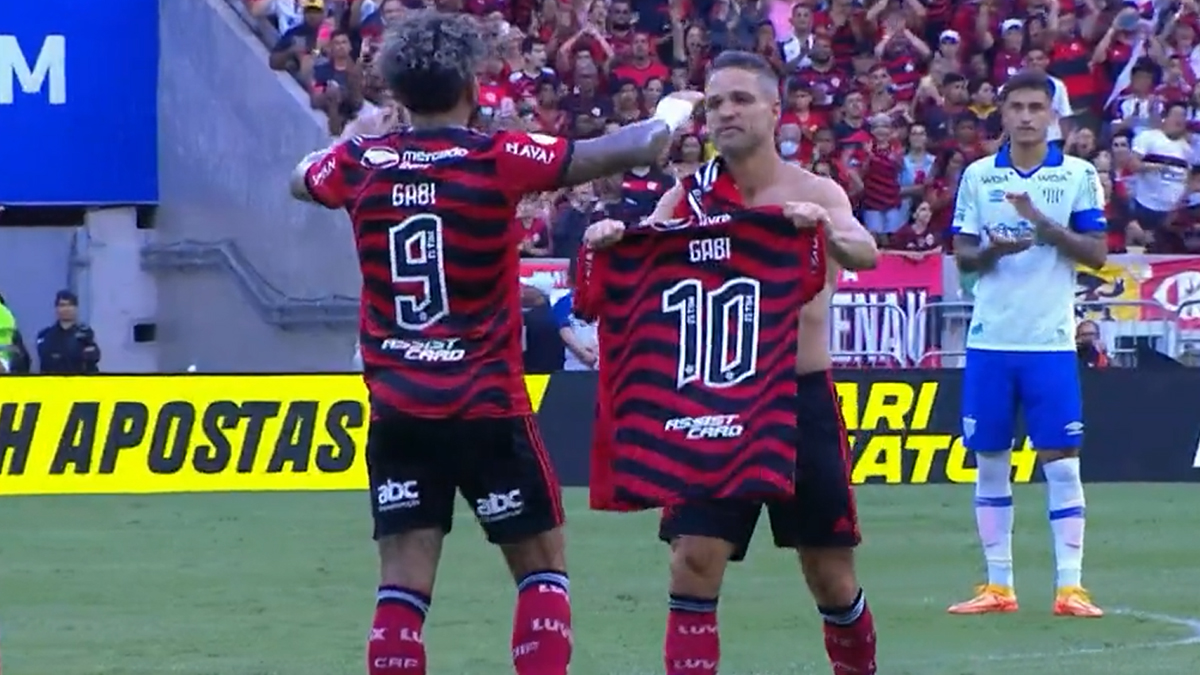 Diego Ribas futbola veda etti!