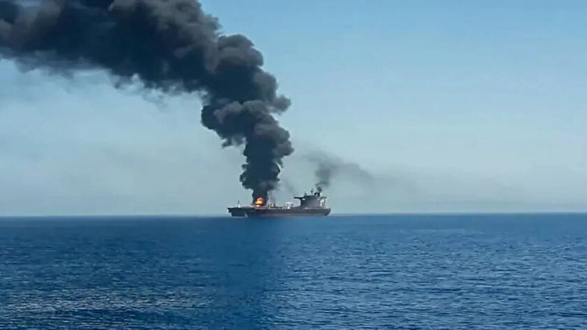 Umman Krfezi'nde bir petrol tankeri bombal dronla vuruldu
