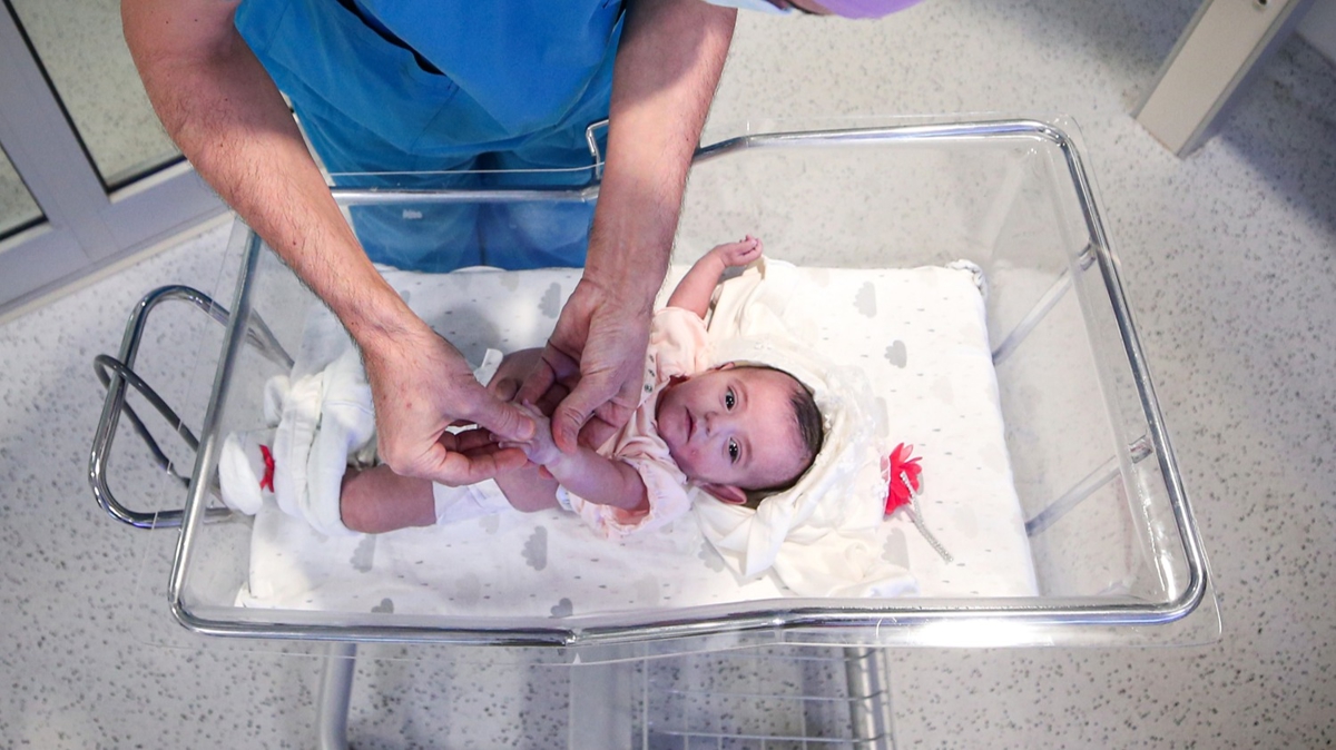 460 gram doğan parmak çocuk yaşam savaşını kazandı 