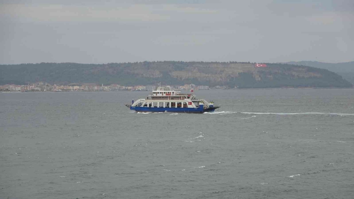 Gkeada ve Bozcaada feribot seferleri iptal edildi