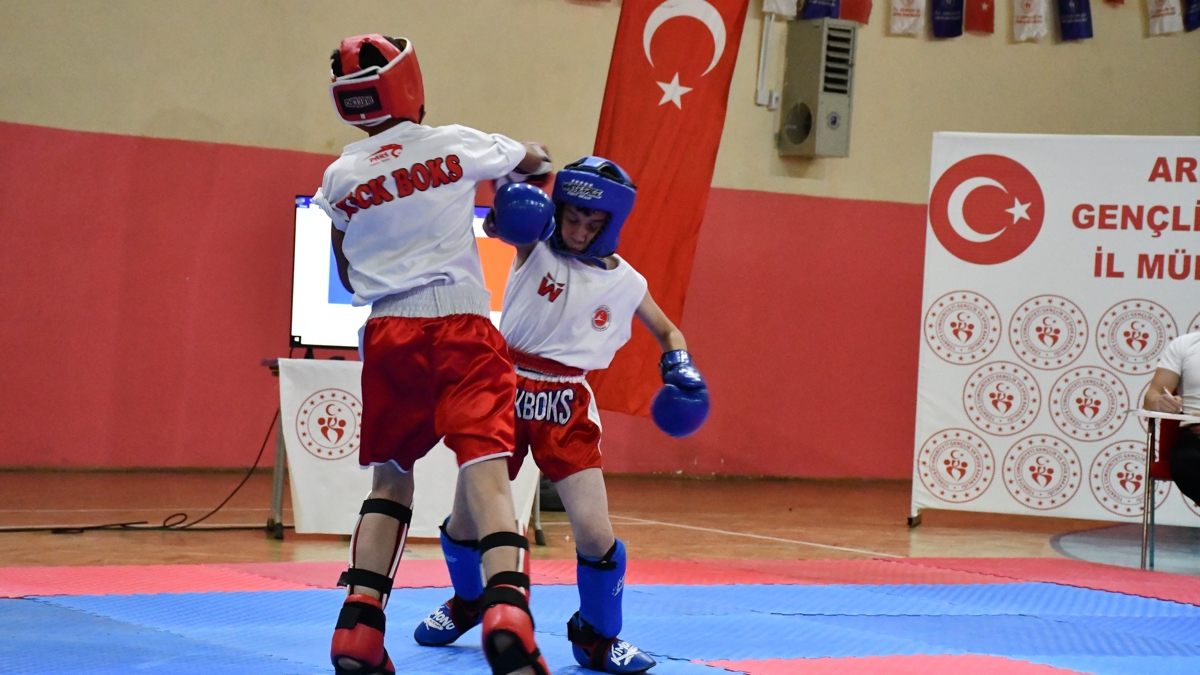 Kick Boks Zafer Kupas Turnuvas, Ardahan'da balad