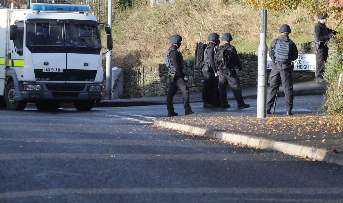 Avrupa'da polis arac�na bombal� sald�r�