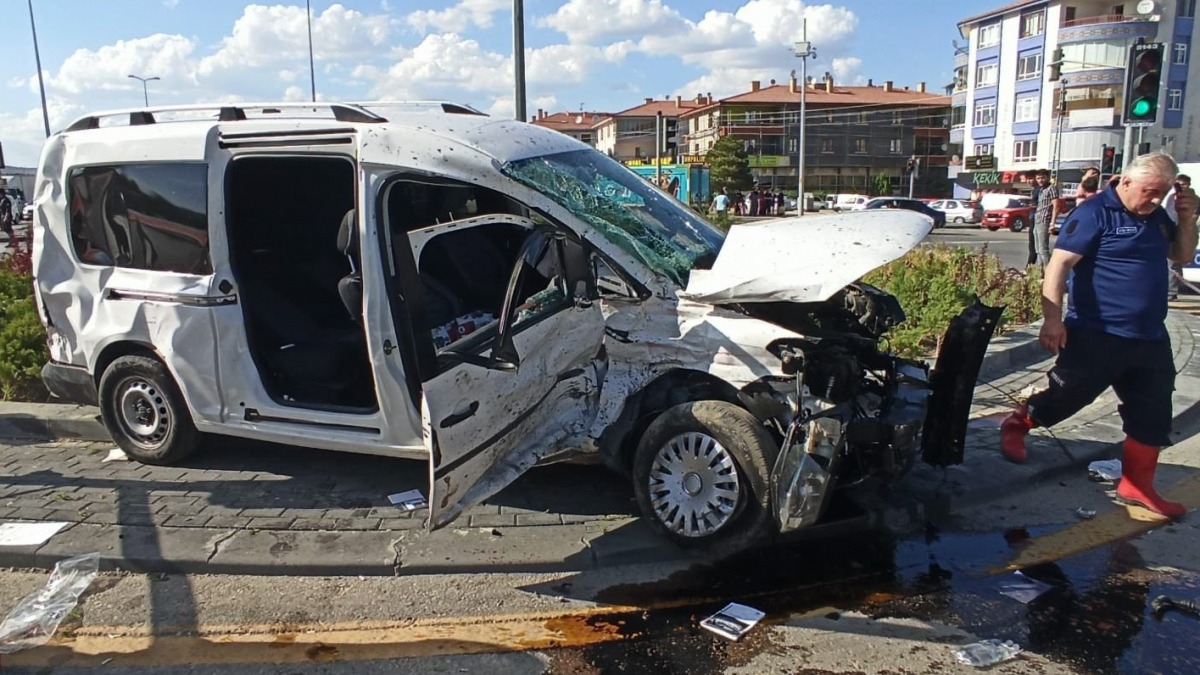 Trafik canavar gnde 3 bin 600 can alyor