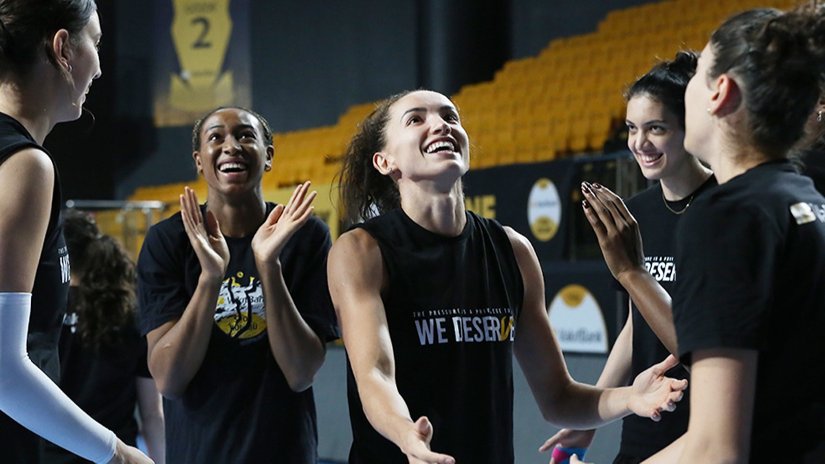 Vakfbank, Nilfer Belediyespor'u 3-0 malup etti