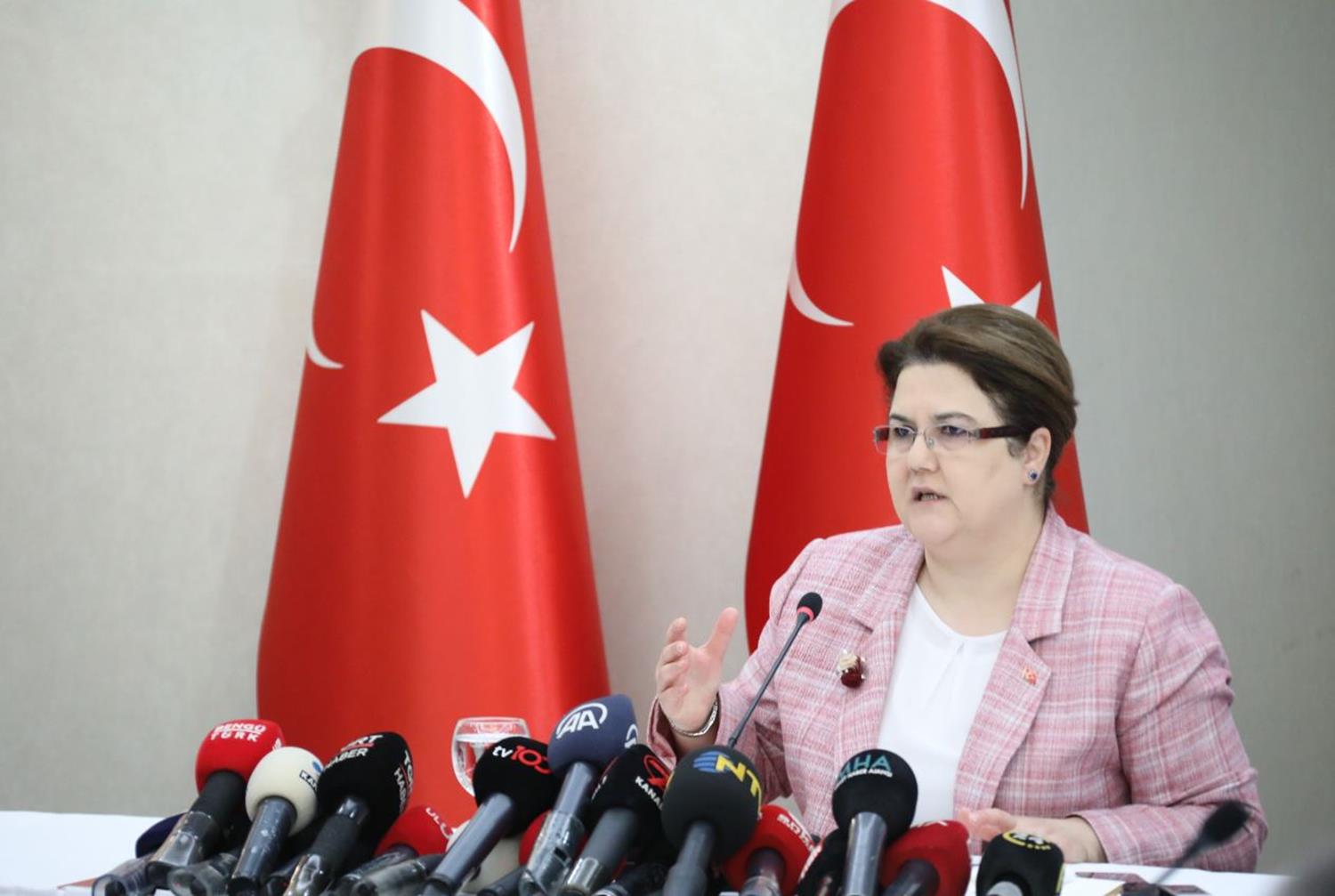 Bakan Yan�k: Kad�n cinayetlerinde yakla��k y�zde 7 azal�� var