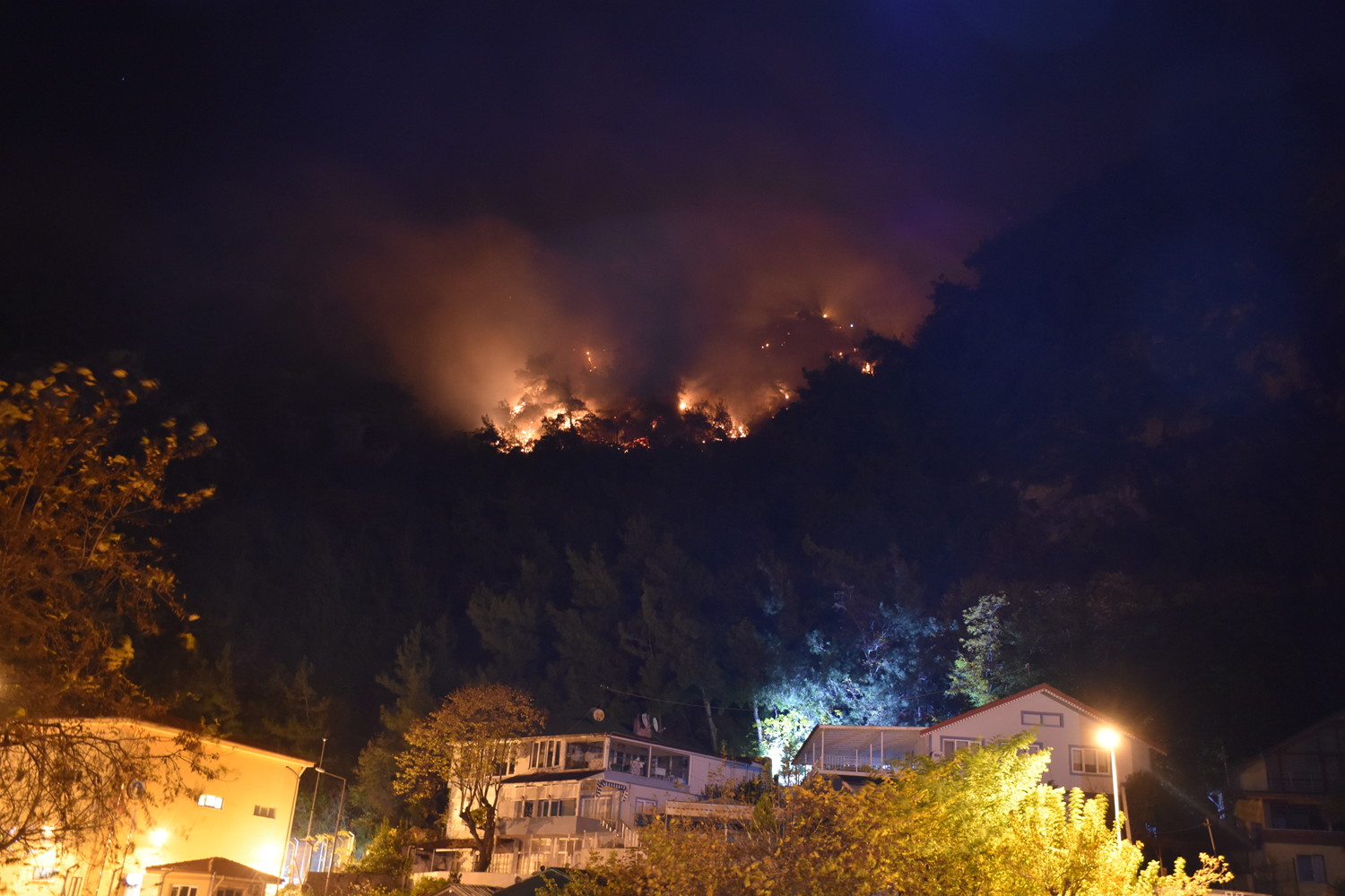 Bart�n'da orman yang�n�! �ok say�da g�zalt� var