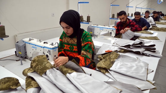Devlet desteğiyle tekstil atölyesi kurdu,  30 kişiye iş imkanı sağladı
