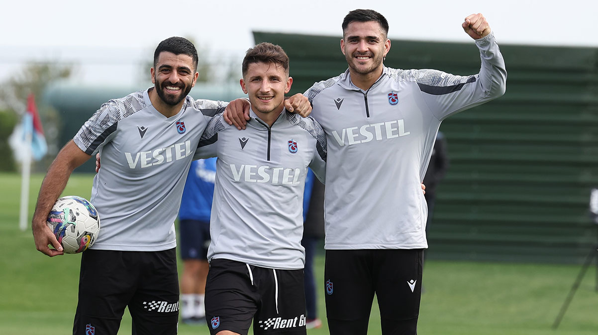 Umut Bozok ge�en sezonu ar�yor