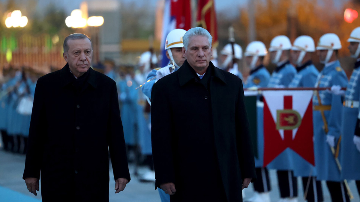 Cumhurba�kan� Erdo�an Bermudez'i resmi t�renle kar��lad�