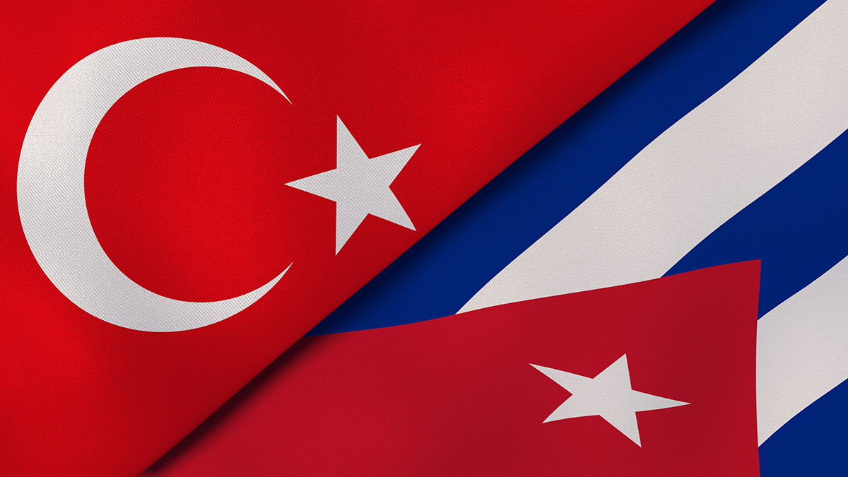 �mzalar at�ld�: T�rkiye ile K�ba aras�nda 6 anla�ma