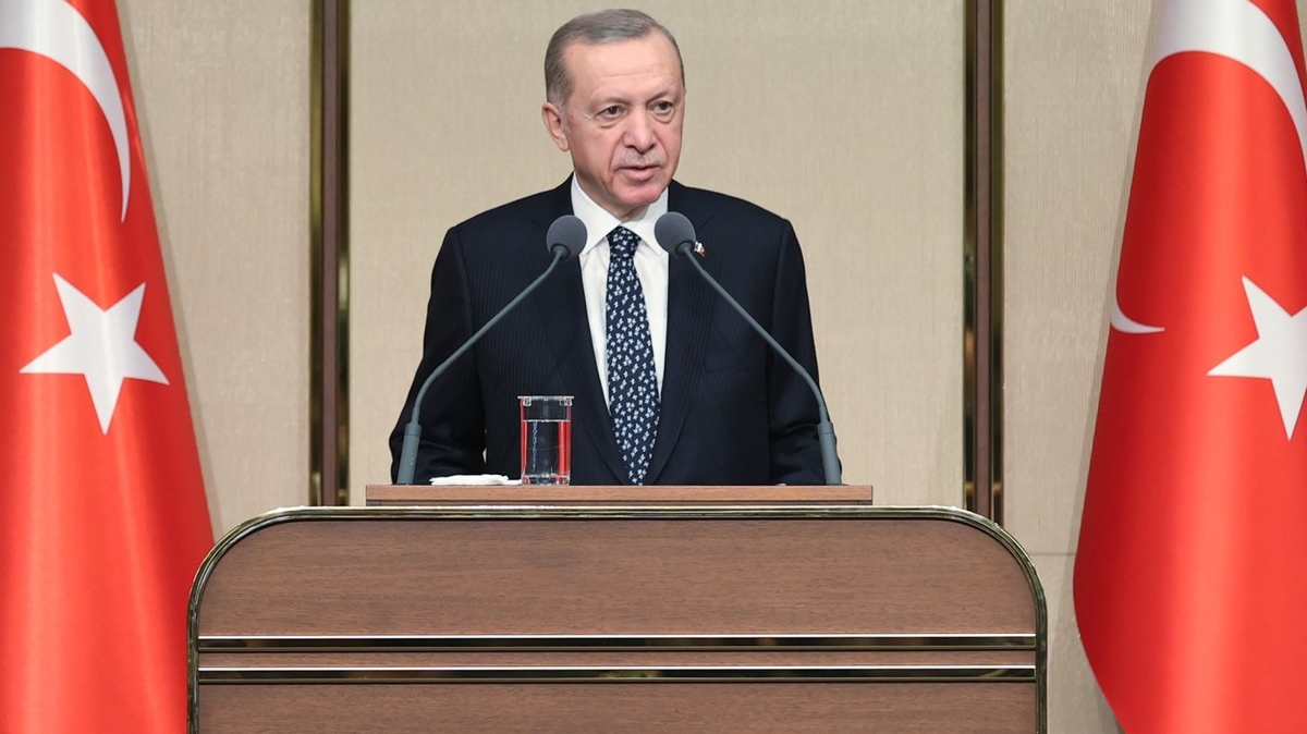 Cumhurbakan Erdoan: Bizim retmenimize eli kalkan darmadan ederiz