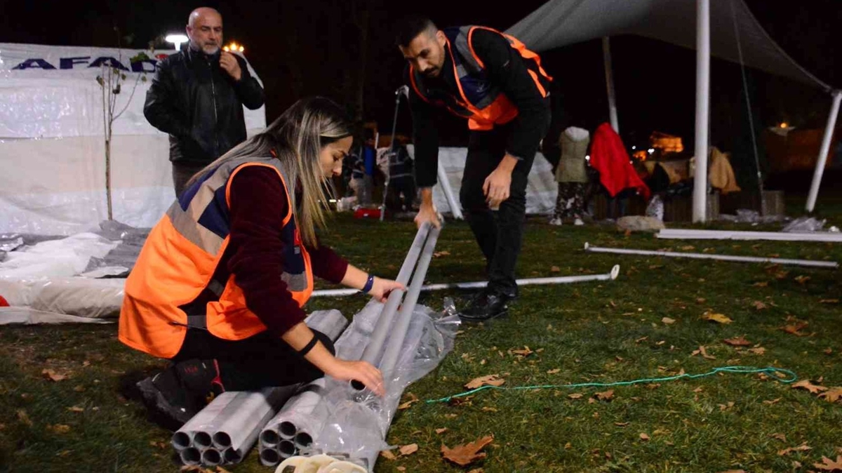 Depremin stnden 24 saat geti, korkusu hala sryor