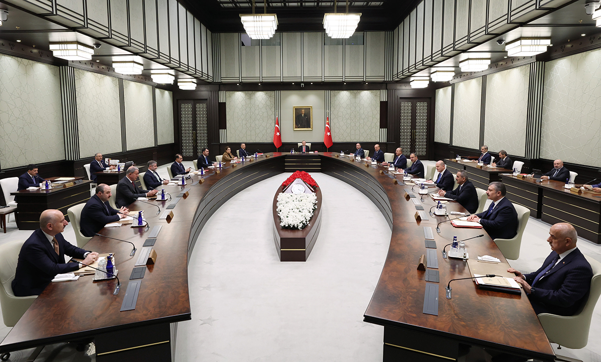 Ankara'da kritik zirve! Al�nan kararlar� Cumhurba�kan� Erdo�an a��klayacak