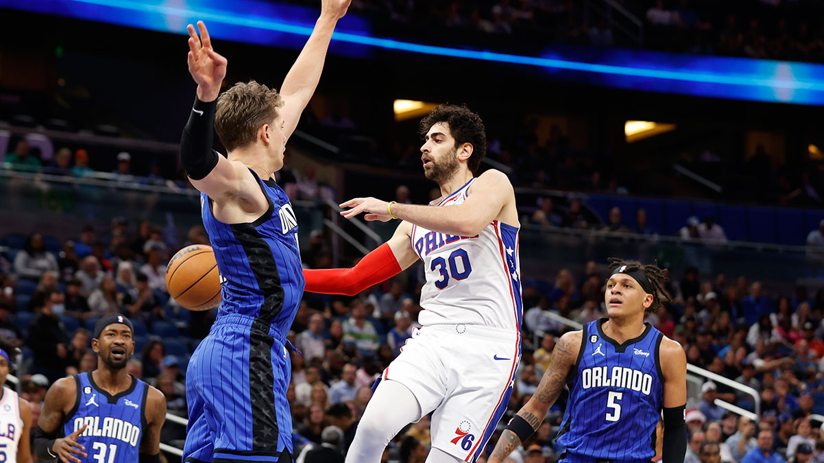 Furkan Korkmaz'dan farkl� galibiyete 17 say�l�k katk�