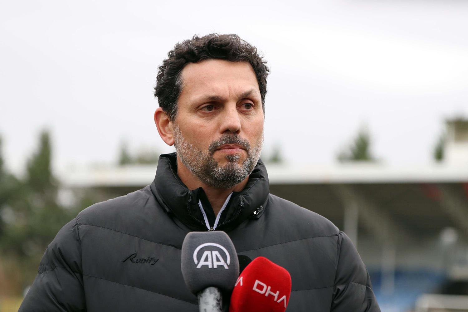 Erol Bulut'tan transfer a��klamas�! '3-4 futbolcuyla g�r��t�k'