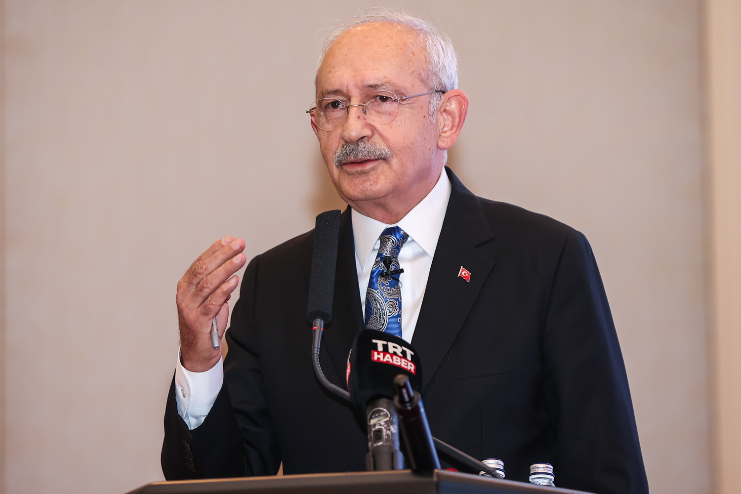 '19 senede a��lan bir tane fabrika m� var?' diyen K�l��daro�lu'na cevap: Buradan �a�r� yapay�m...