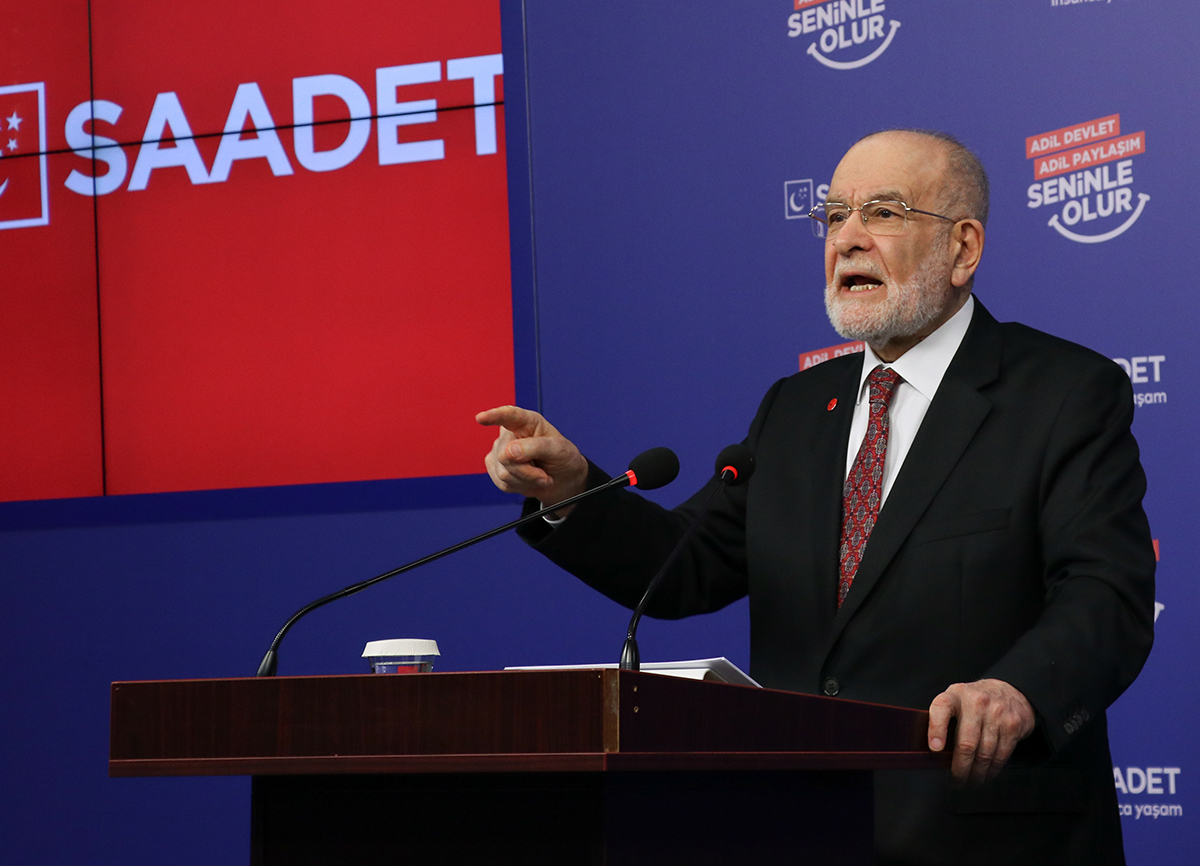 6'l� masan�n aday�n� tarif etti: Kukla ba�kan!