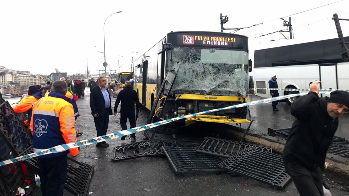 Galata Kprs zerinde ETT otobs kaza yapt