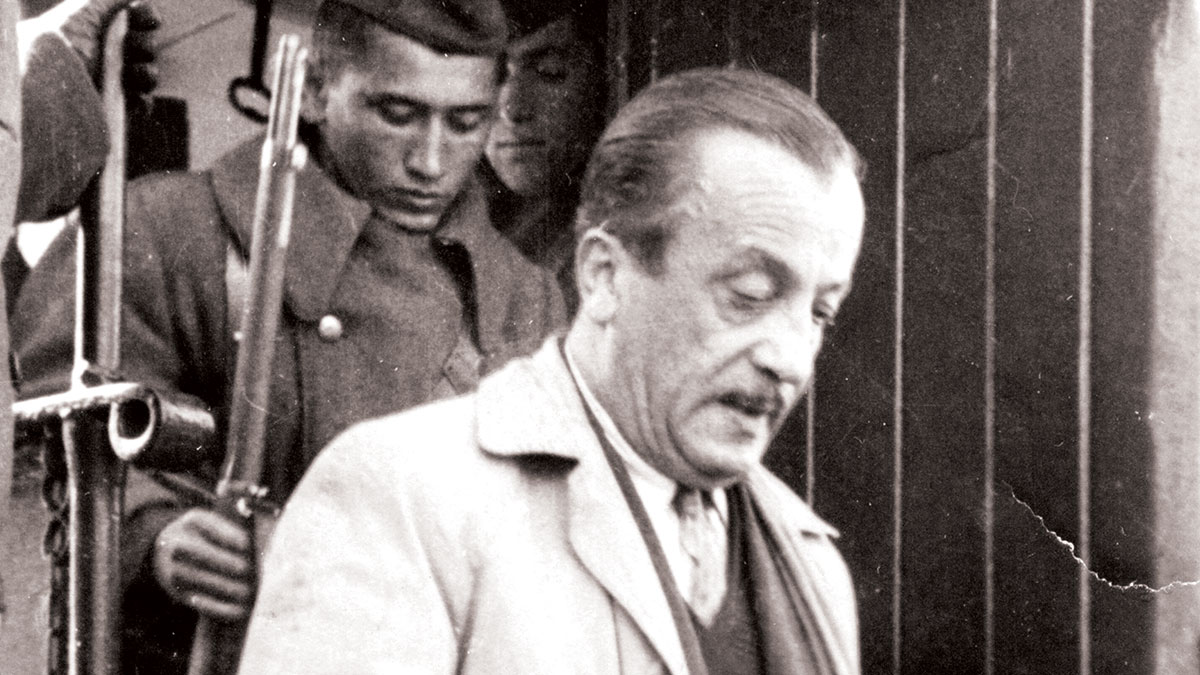 '�iir i�inde tehlikeli bir �air!'