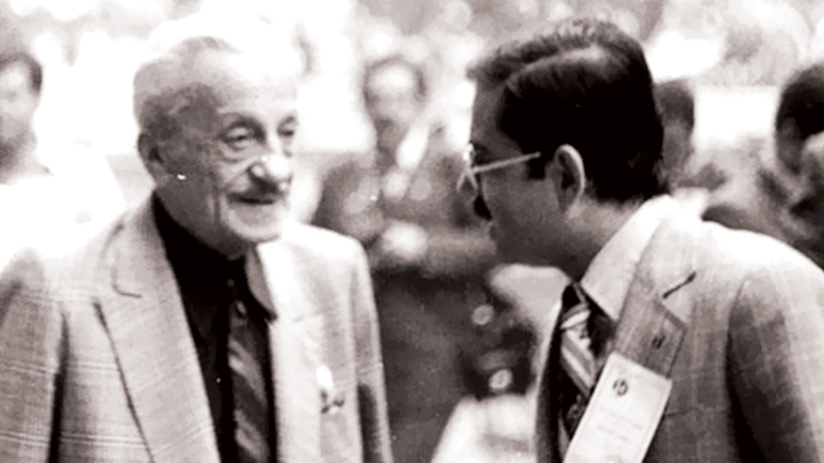 'Nefsine ve kalemine diz ��kt�rd�'